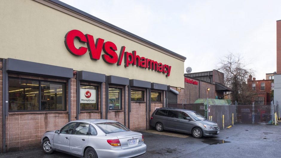 cvs plans to roll out curbside pickup service